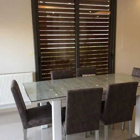 펜션 Salamis Park 파마구스타